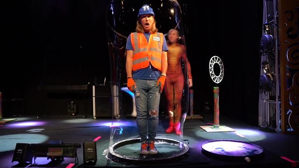 Handyman Hal - Amazing Bubbles With Handyman Hal | Huge Bubbles | Bubble Magic