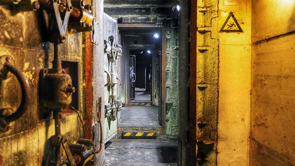 Secret Bunkers - Facing Nuclear Annihilation