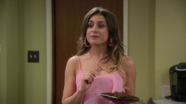 Terapia con Charlie - Charlie y la casa llena de prostitutas