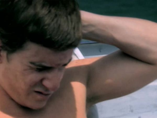 I Shouldn't Be Alive - Niños a la deriva
