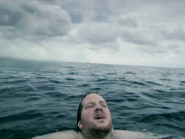 I Shouldn't Be Alive - Miedo en caída libre