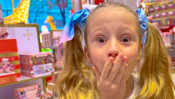Like Nastya - Nastya Goes to a Birthday Party & Plays Mom
