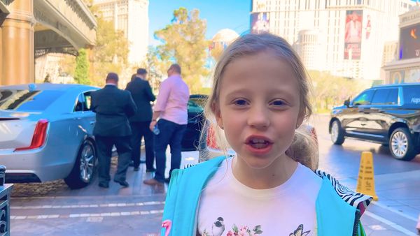 Like Nastya - Nastya Visits Las Vegas & Overcomes Fears