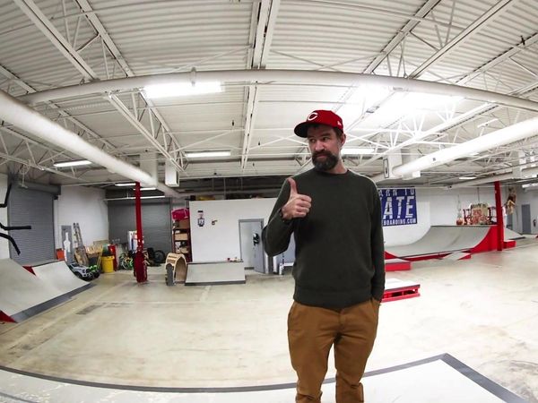 Andrew Schrock - Hide-and-Seek in the Skatepark / Screaming Chicken Blindfolded Challenge