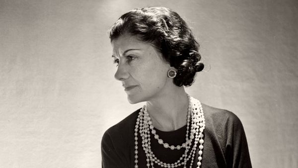 Discovering Fashion - Chanel