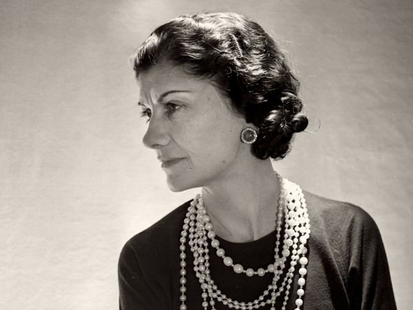 Discovering Fashion - Chanel