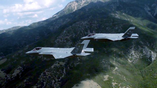 Titans of Defense - Planes