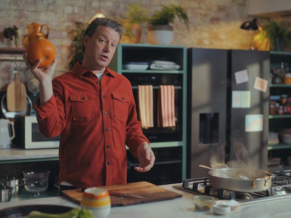 Jamie's Feasts for Less - Episode 102