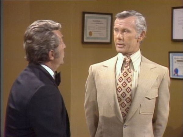 The Best of the Dean Martin Show - Johnny Carson, Art Carney, Petula Clark, Liberace, Richard Castellano (9/16/1971)