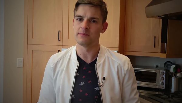 Food Theory - Testing the McDonald's McFlurry Cake!