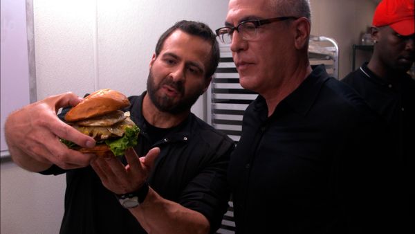 Best In Chow - Burger Wars: Chicago