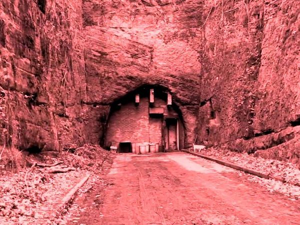 The Past Hunters: Enter the Paranormal - Drakelow Tunnels