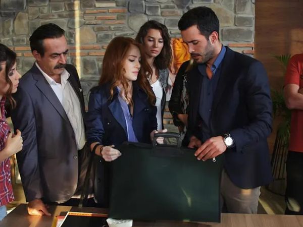 Kiralık Aşk – Love for Rent - Episode 49