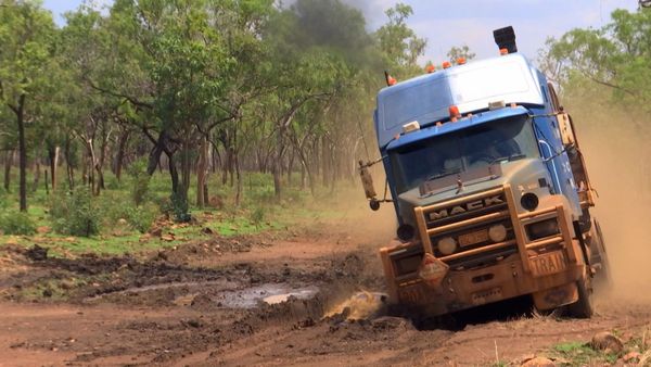 Outback Truckers - Mudbound Mission