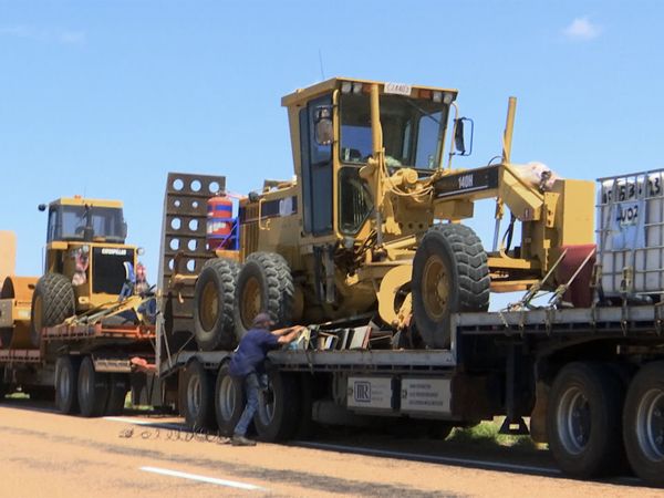 Outback Truckers - Old Truck, New Challenges