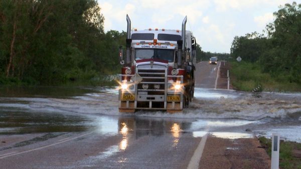 Outback Truckers - Flooded Standstill
