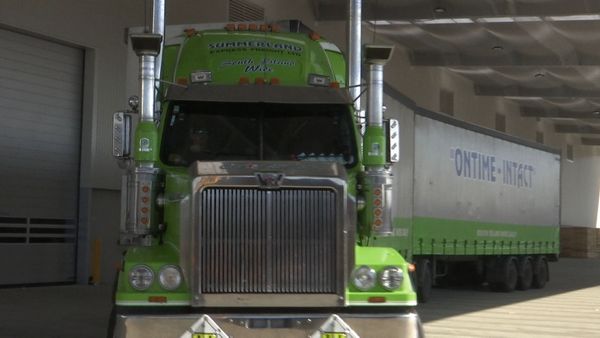 Outback Truckers - Hay Convoy Mission
