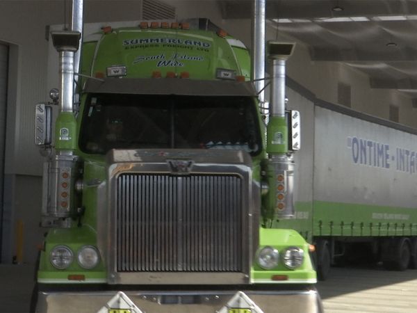 Outback Truckers - Hay Convoy Mission