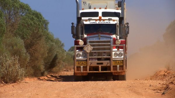 Outback Truckers - Battling the Blaze