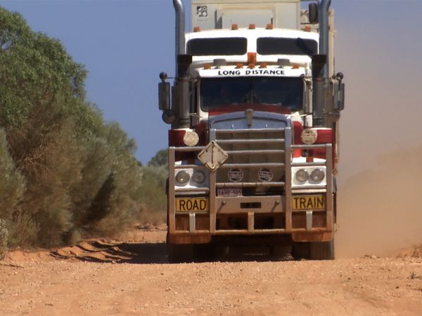 Outback Truckers - Battling the Blaze