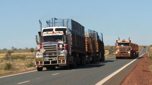 Outback Truckers - Trucking Through Crisis