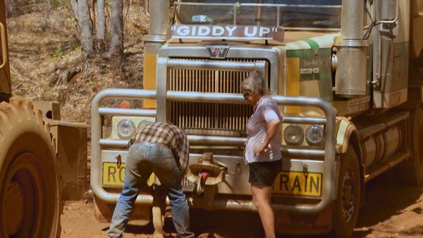 Outback Truckers - Success or Bust