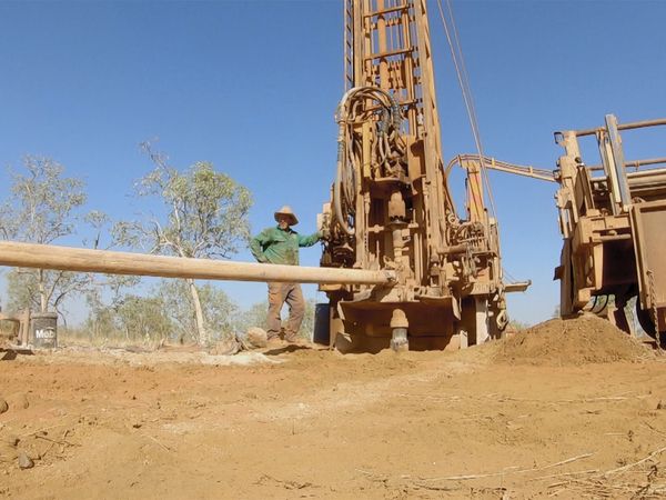 Outback Truckers - Dry Season Dilemma