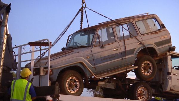 Outback Truckers - Sand Dunes and Swamped Roads