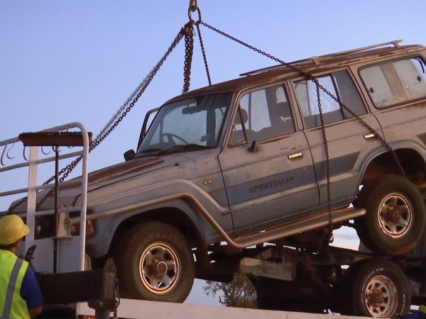 Outback Truckers - Sand Dunes and Swamped Roads