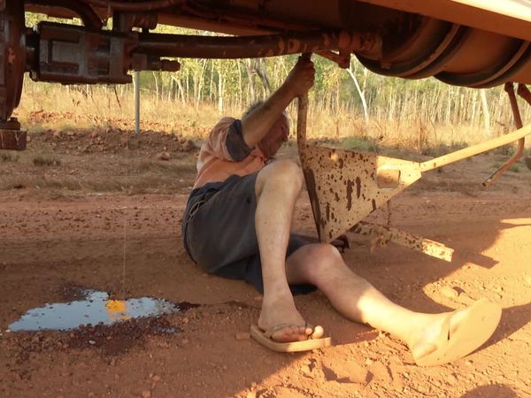 Outback Truckers - Dodging Disaster and Wild Weathe