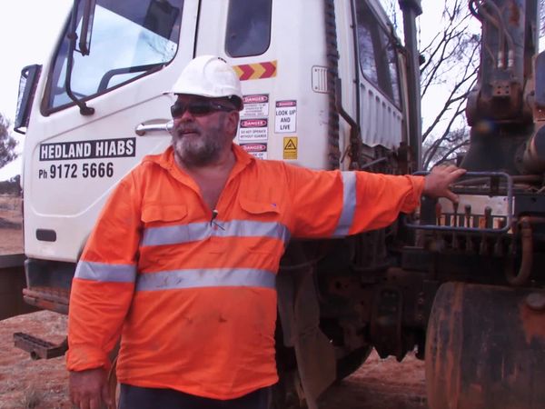 Outback Truckers - Monster Load and Desert Shake-Up