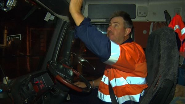 Outback Truckers - Urban Halt and Antique Hustle