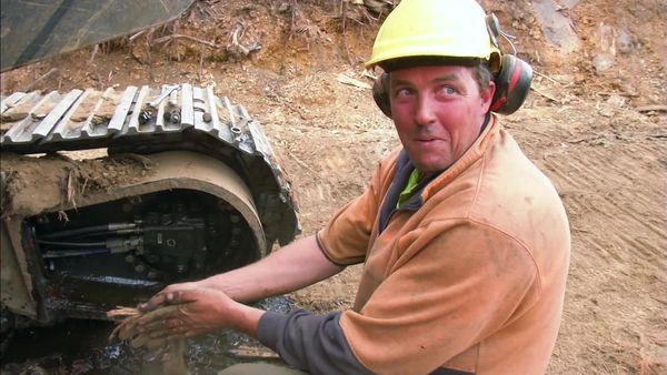 Outback Truckers - Luck and Timber