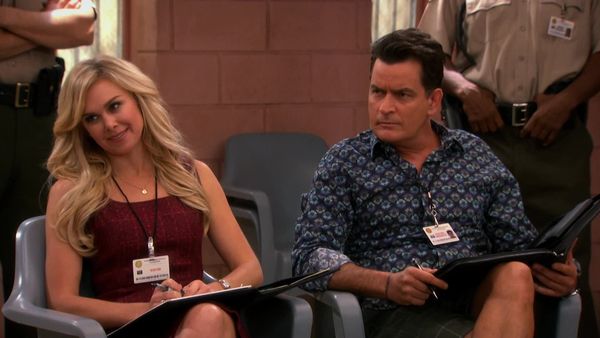 Terapia con Charlie - Charlie junta a Jordan con una asesina en serie