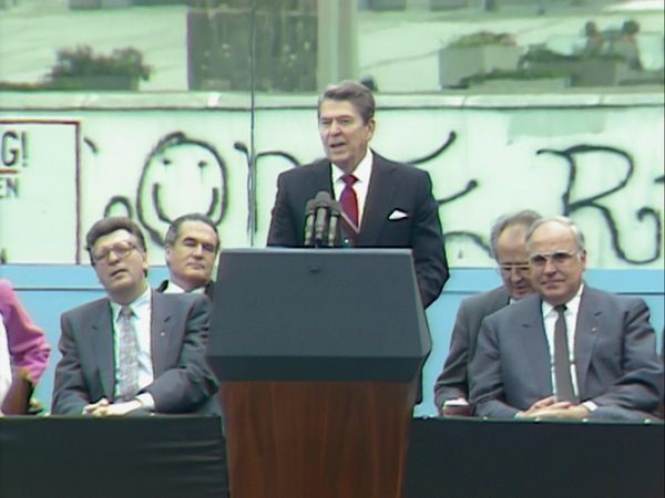 Brilla ahora - El Muro de Berlín revisitado