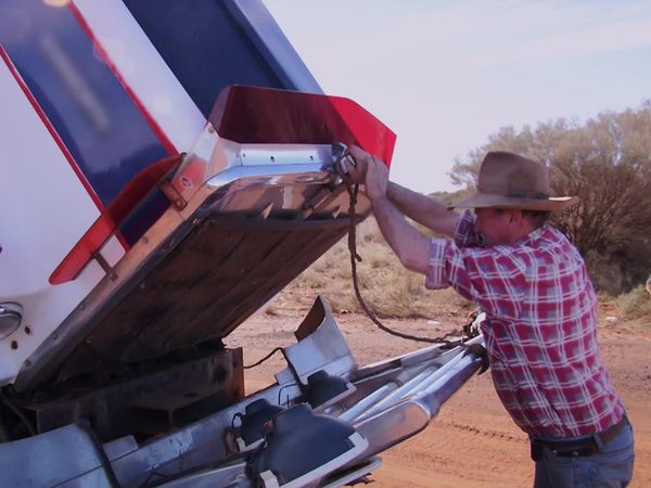 Outback Truckers - Double Dose of Trouble