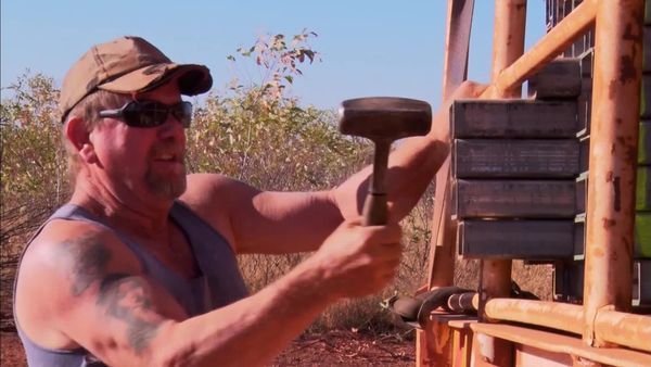 Outback Truckers - Struggles in the Wind
