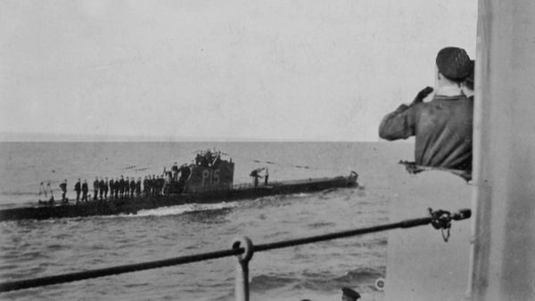 Brilla ahora - Cinco submarinos contra los nazis