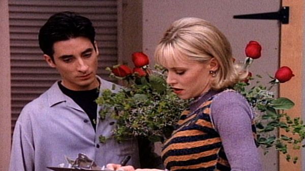 Melrose Place - Eles Atiram em Mâes, Não?