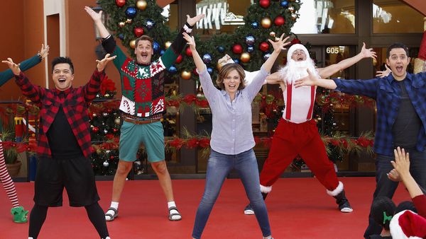 Crazy Ex-Girlfriend - My Mom, Greg's Mom and Josh's Sweet Dance Moves!