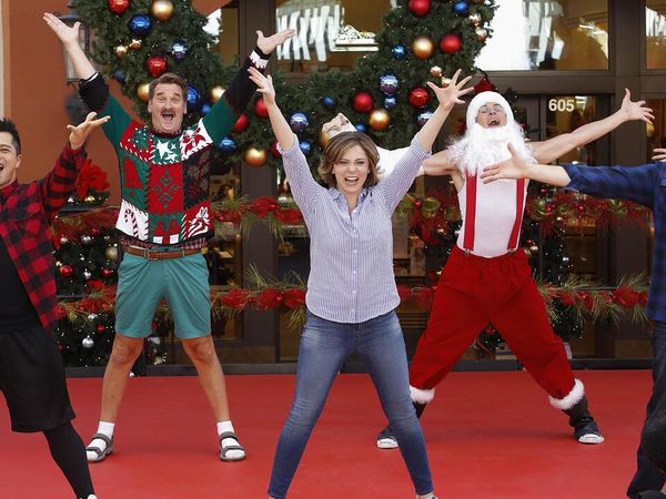 Crazy Ex-Girlfriend - My Mom, Greg's Mom and Josh's Sweet Dance Moves!