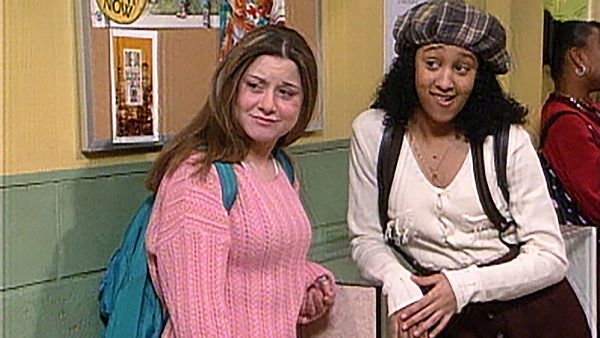Sister, Sister - Fumando en el baño de chicas