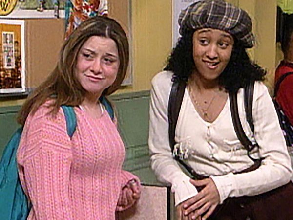 Sister, Sister - Fumando en el baño de chicas