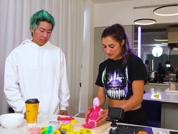 ZHC - Best Play-Doh Art Wins $5,000
