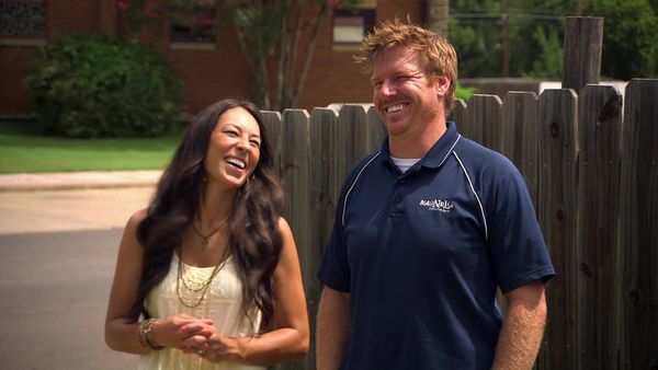 Fixer Upper - Newlyweds Seek First Home