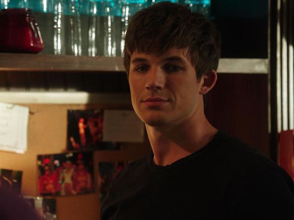 90210 - Que el Juego Comience