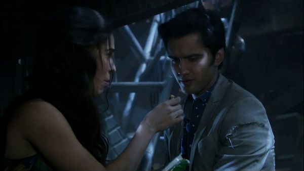 90210 - Todos Caemos