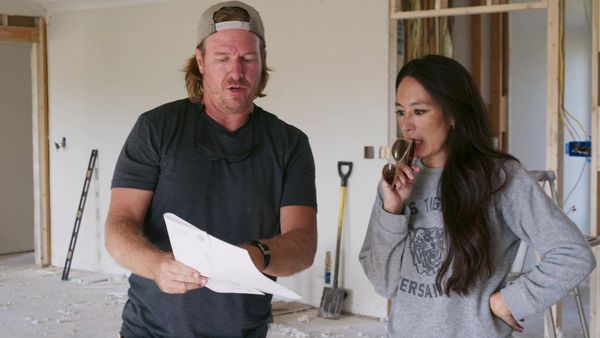 Fixer Upper: Welcome Home - A Neglected Home for Newlyweds