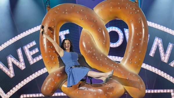 Crazy Ex-Girlfriend - Yes, it's Really Us Singing. The Crazy-Ex Girlfriend Concert Special!