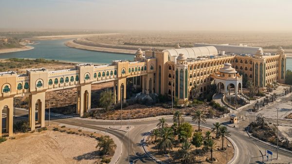 Exploring the Unbeaten Path - Discovered an Abandoned Luxury Hotel in Dubai